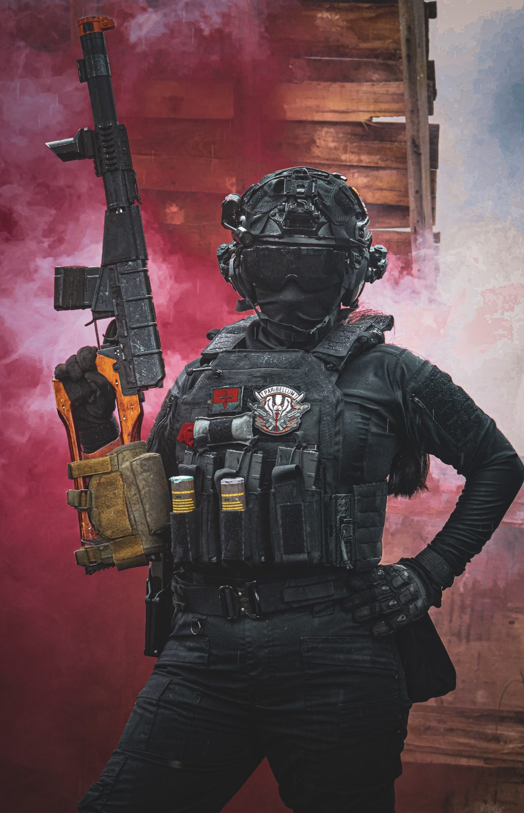 Chaleco y cinturon: Votagoo
Lentes: One Tigris Tactical
Granada: Senior Blast